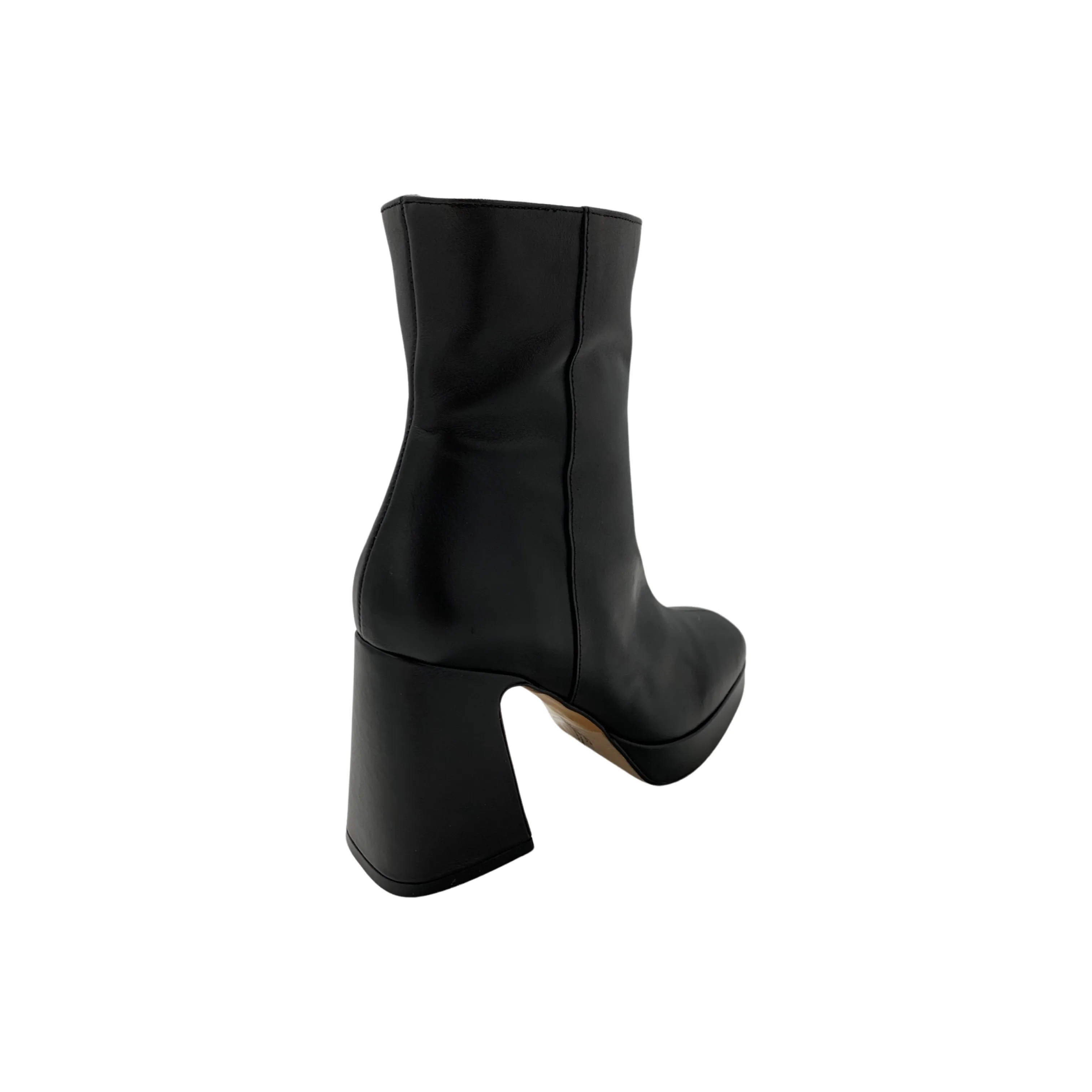 23568 Black Platform Boot