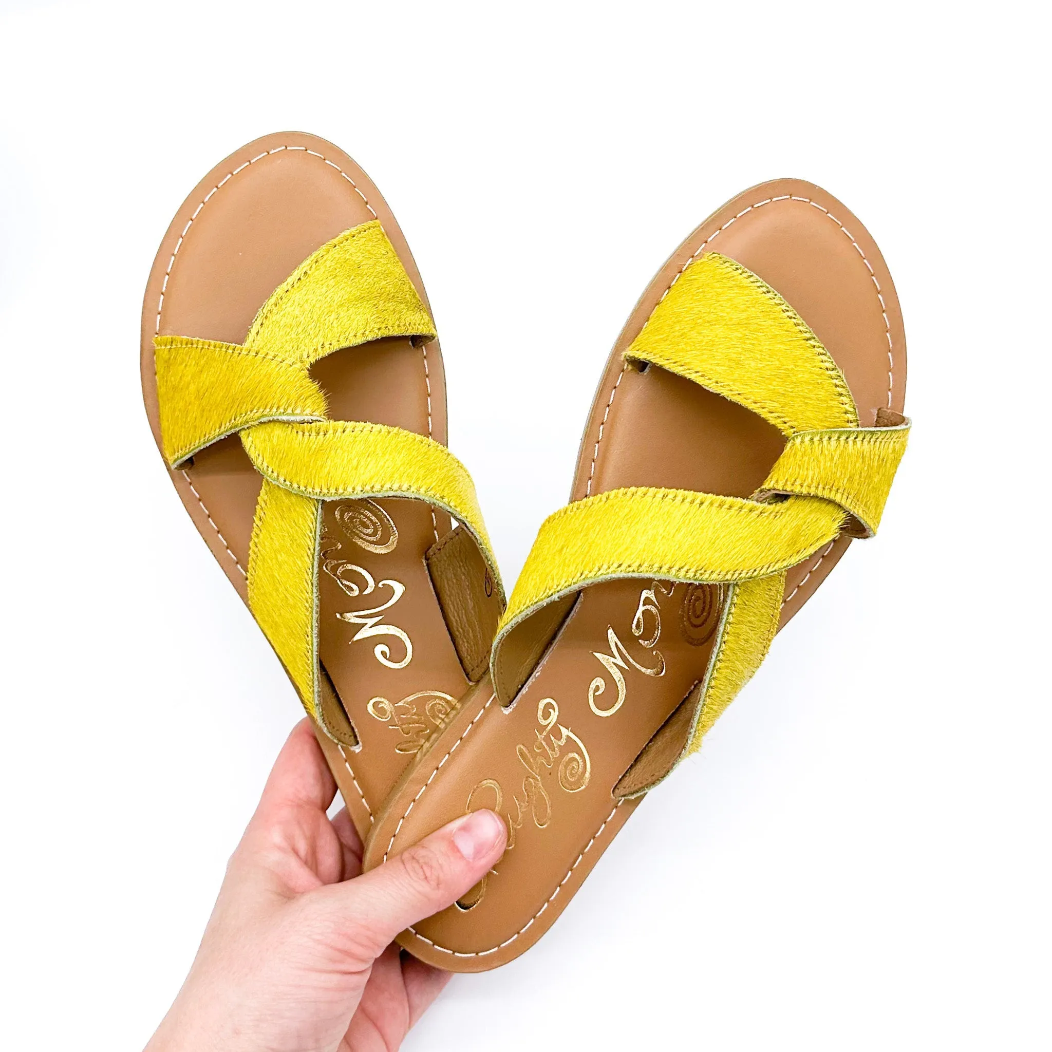 Conga Sandal in Yellow