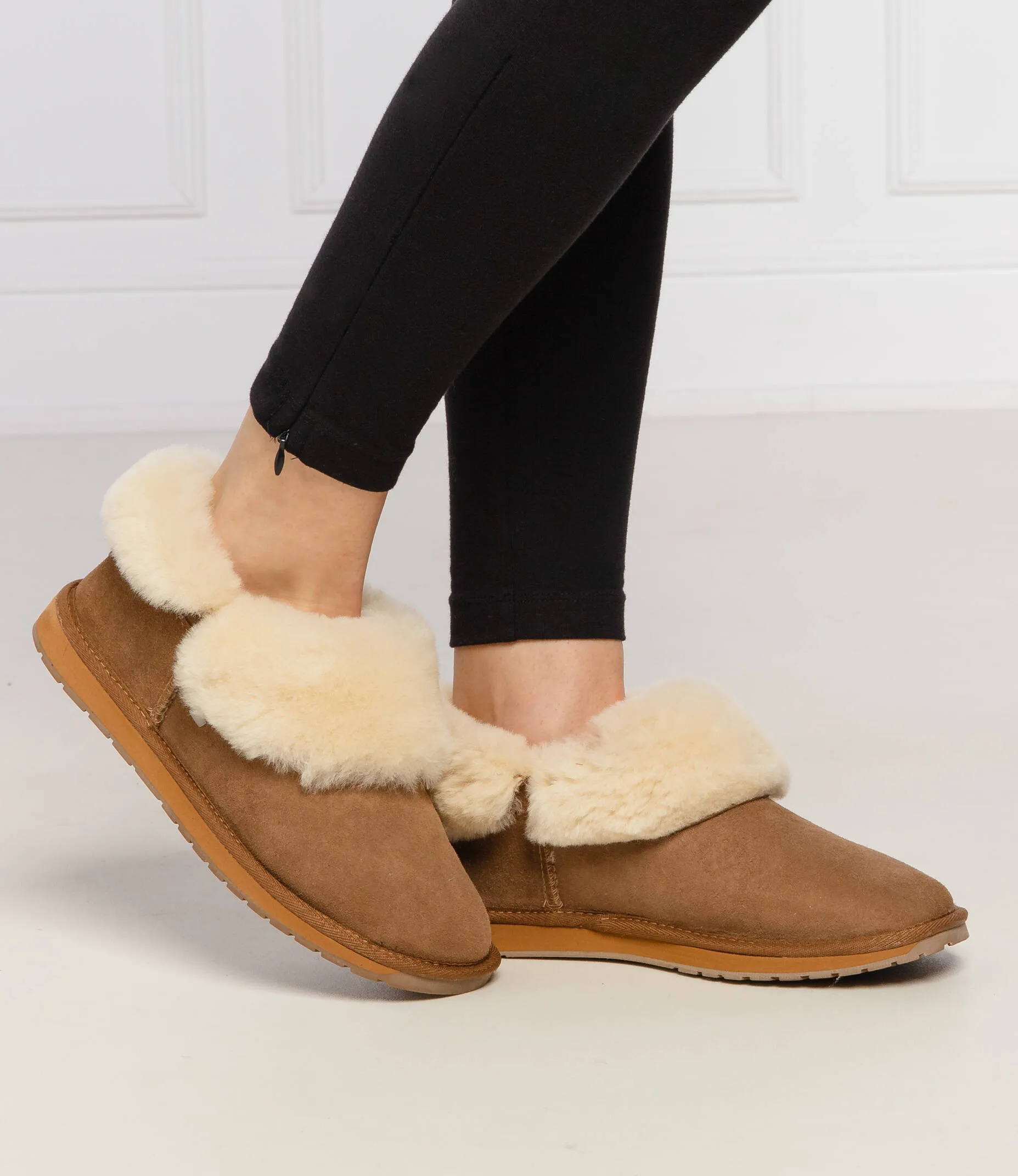 Emu Platinum Mintaro Slipper | Chesnut   Black