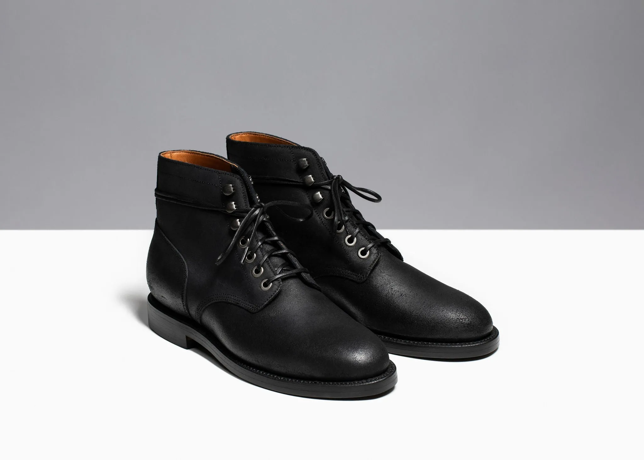 Nora Boot Black Waxed Commander