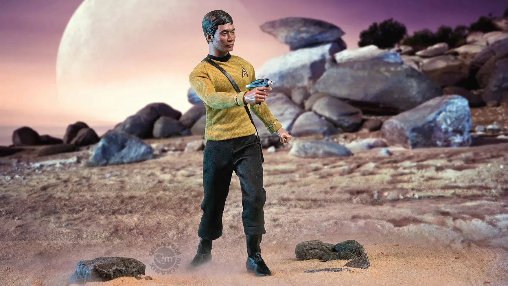 Sulu: Star Trek: TOS Figure: Qmx