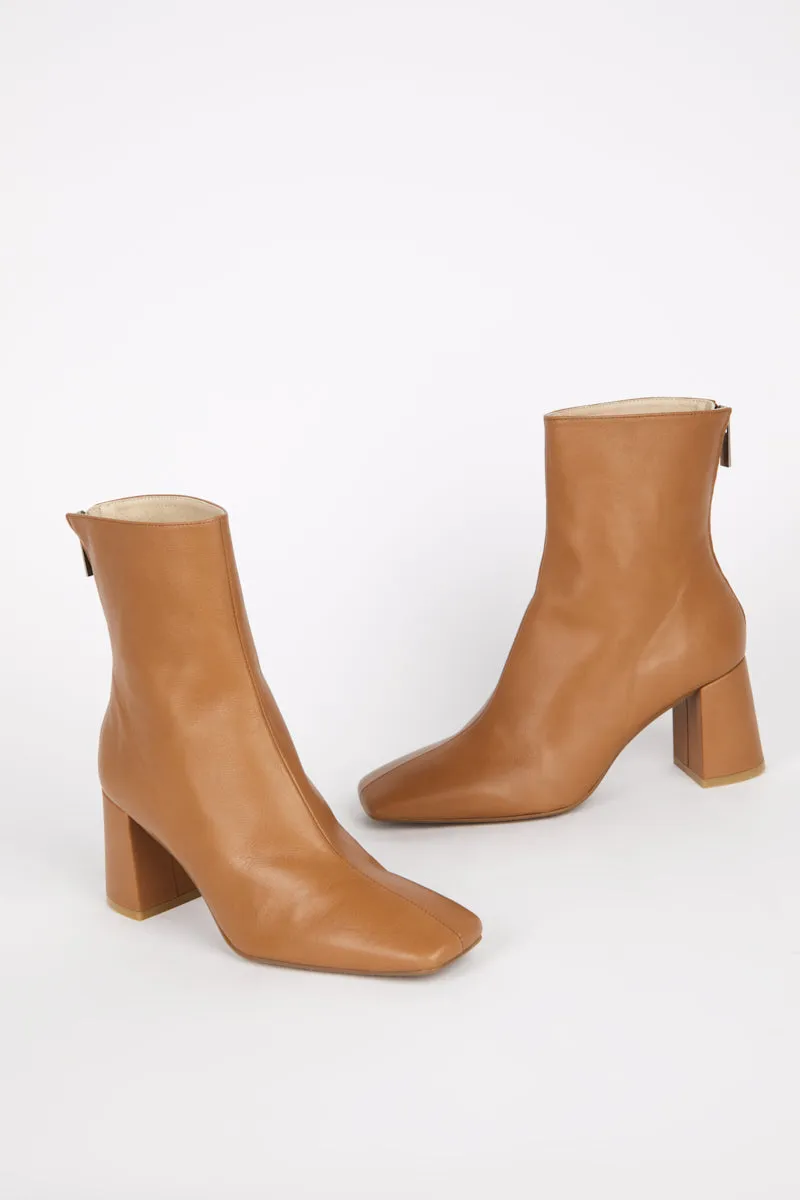 TABATHA LEATHER HEELED BOOT