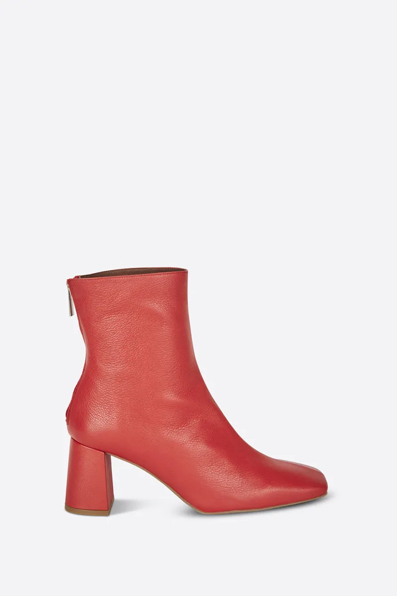 TABATHA LEATHER HEELED BOOT