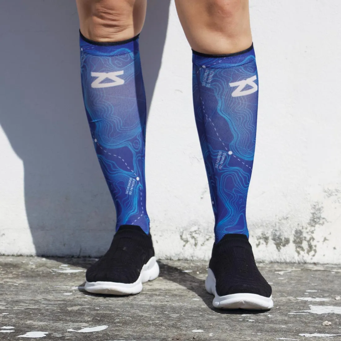 Topo Trail Compression Socks (Knee-High)